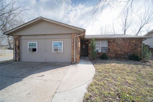 125 Austin St, Broken Arrow, OK, 74011-3617 | Card Image