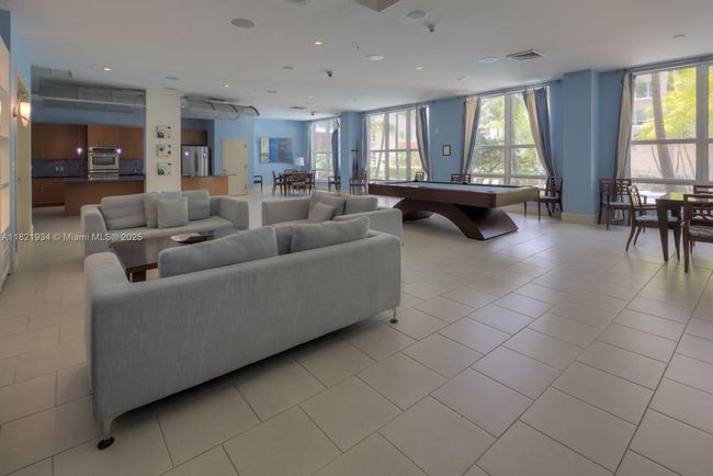 APT-626 - 2000 N Bayshore Dr, Condo with 1 bedrooms, 1 bathrooms and null parking in Miami FL | Image 25