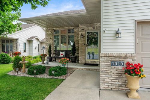 1910 E Sylvan Avenue, APPLETON, WI, 54915 | Card Image
