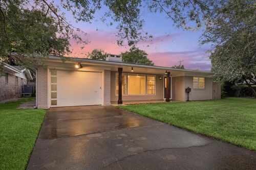 1205 Marine Dr, Galveston, TX, 77550-3121 | Card Image