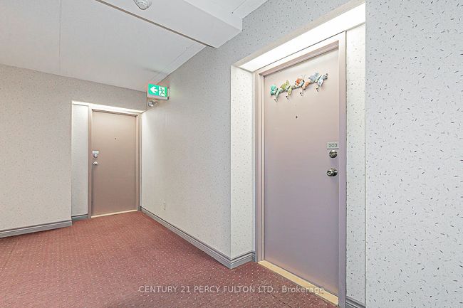 203 - 249 Major Mackenzie Dr E, Condo with 3 bedrooms, 1 bathrooms and 1 parking in Richmond Hill ON | Image 5