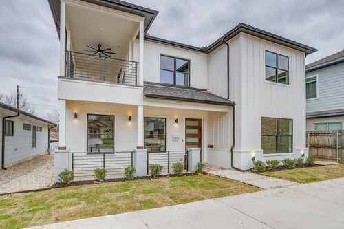 2705 Gordon Ave, Fort Worth, TX, 76110-2951 | Card Image