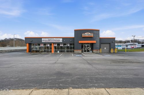 2214 W Elk Ave, Elizabethton, TN, 37643-3714 | Card Image