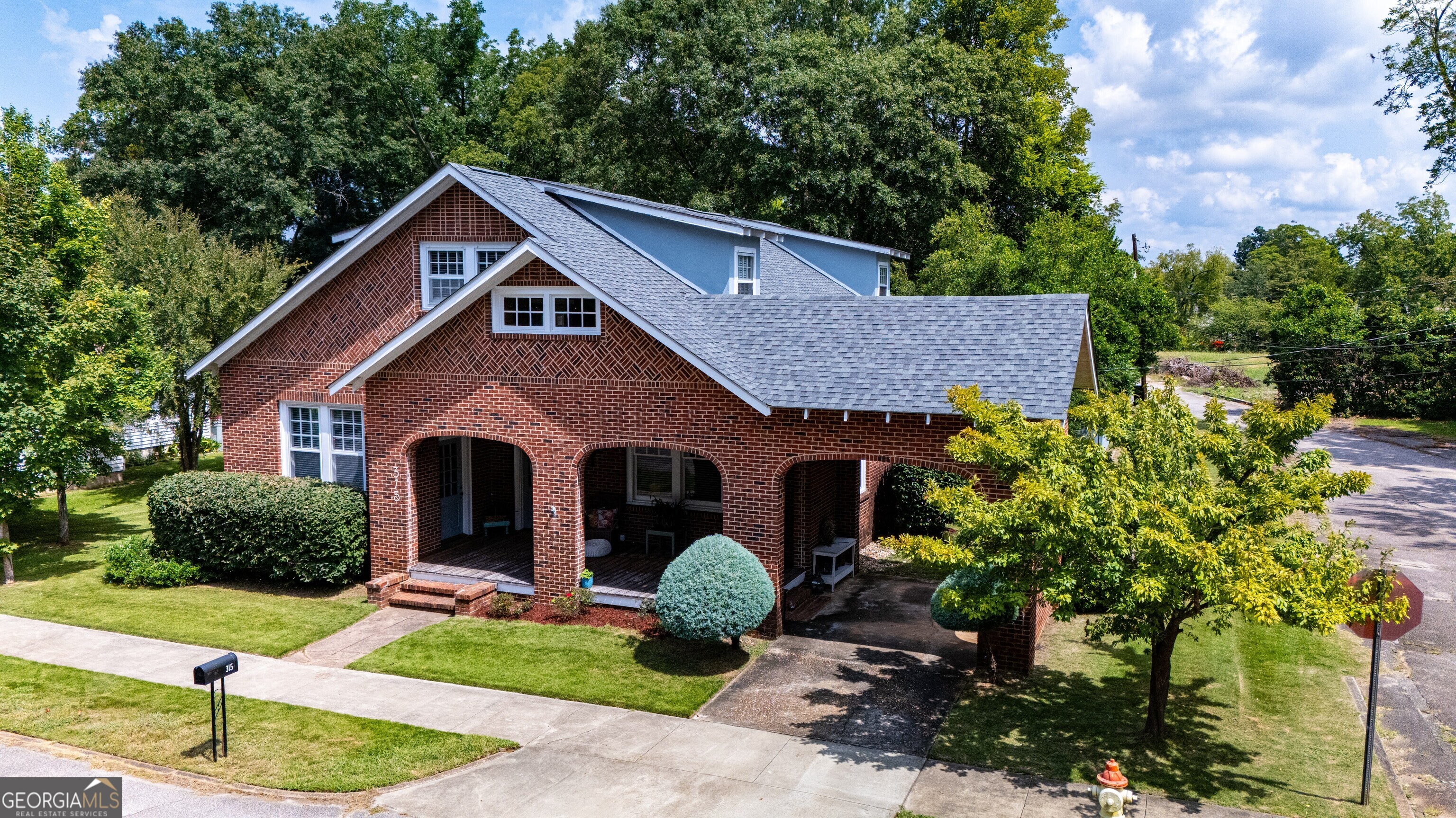 6th St, West Point, GA 31833