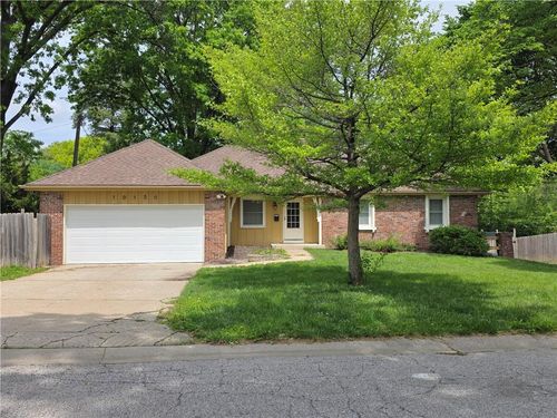10120 W 66th Ter, Merriam, KS, 66203-3612 | Card Image