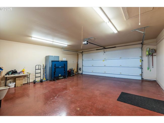 Garage | Image 36