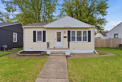 2205 Cody Street, Bettendorf, IA, 52722 | Card Image