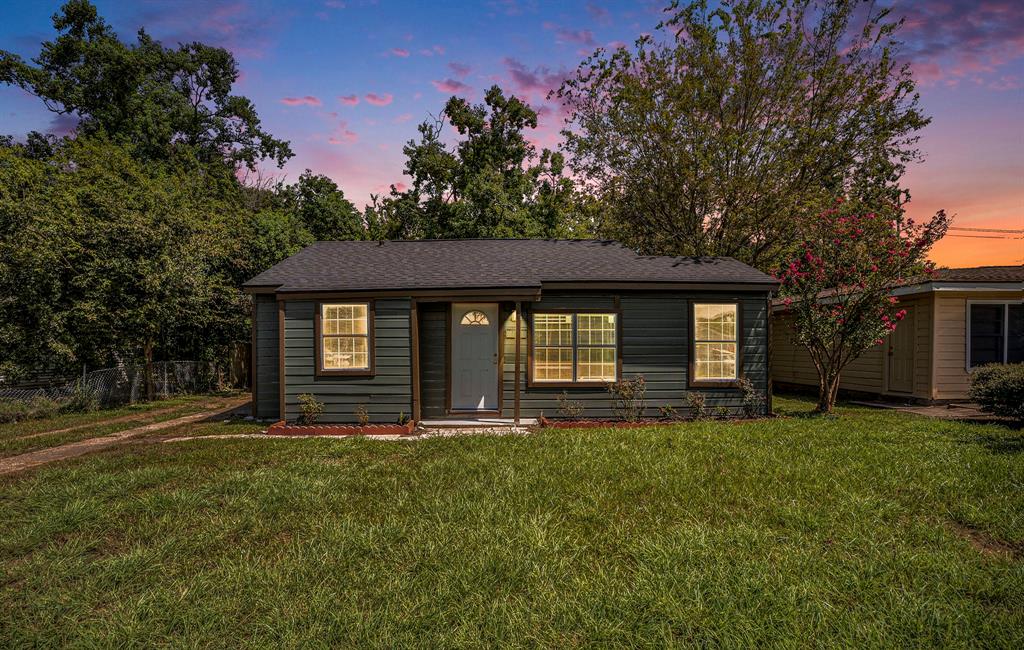14th St, Texas City, TX 77590