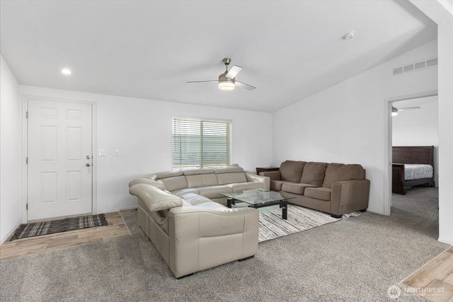 UNIT-64 - 23708 Locust Way, House other with 4 bedrooms, 2 bathrooms and null parking in Bothell WA | Image 7