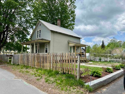 4 Skinner St, Claremont, NH, 03743-4800 | Card Image