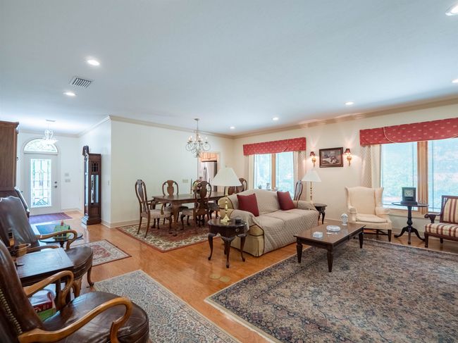 10262 Wildwood Cir, House other with 3 bedrooms, 2 bathrooms and null parking in Live Oak FL | Image 7