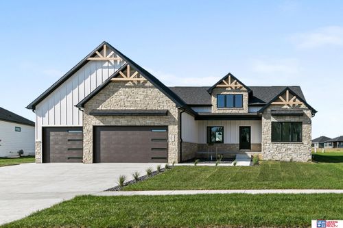 3620 Tree Line Dr, Lincoln, NE, 68516-6130 | Card Image