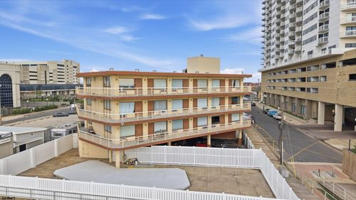 421-108 S Montpelier, Atlantic City, NJ, 08401 | Card Image