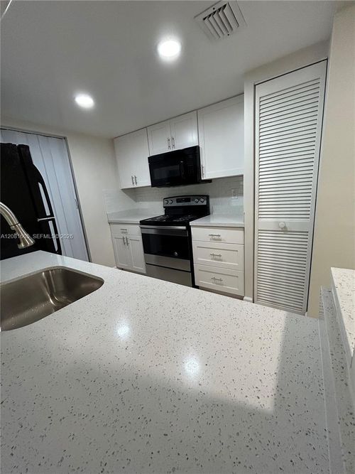 1321-9733 Westview Dr, Coral Springs, FL, 33076-2541 | Card Image