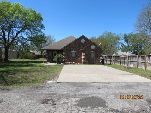 2605 N B St, McAlester, OK, 74501-2924 | Card Image