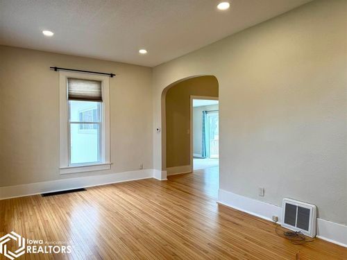 1205 1st Ave S, Northwood, IA, 50459-1607 | Card Image