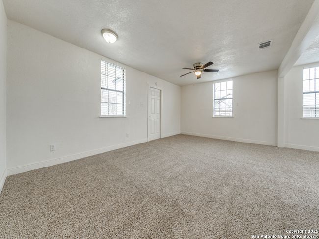 105 Galbreath Ave, House other with 3 bedrooms, 1 bathrooms and null parking in Devine TX | Image 5