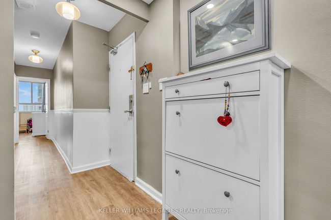 2001 - 1 Massey Sq, Condo with 2 bedrooms, 1 bathrooms and null parking in East York ON | Image 12