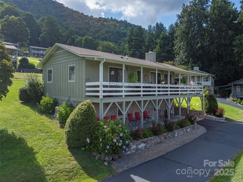 10 Onyx Ln, Maggie Valley, NC, 28751-8906 | Card Image
