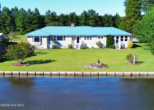 835 Foreman Ln, Belhaven, NC, 27810-9515 | Card Image