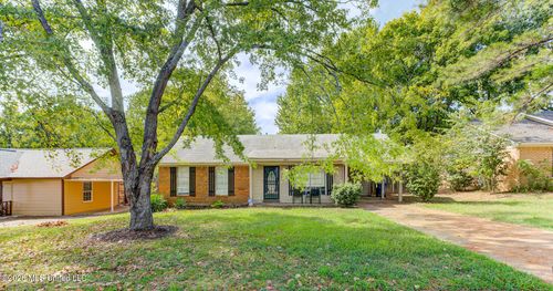 5671 Winterwood Dr, Horn Lake, MS, 38637-9614 | Card Image