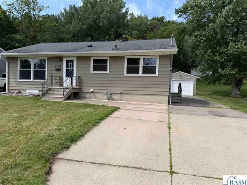 1104 S Payne St, New Ulm, MN, 56073-3613 | Card Image