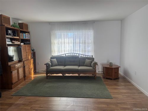 unit-275-1407 Middle Rd, Calverton, NY, 11933-1498 | Card Image