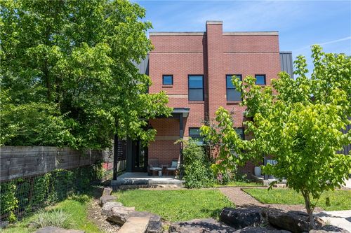 808 S Locust Ave, Fayetteville, AR, 72701-6564 | Card Image