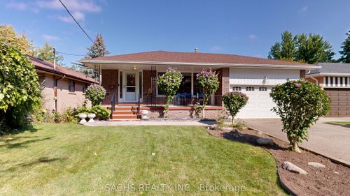 377 Crosby Ave, Richmond Hill, ON, L4C2R8 | Card Image