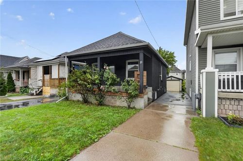 11 Craigmiller Ave, Hamilton, ON, L8L3H9 | Card Image