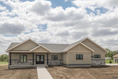 405 9th St Ne, Orange City, IA, 51041-1230 | Card Image