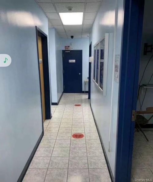 ste-3rd-37 Main St, Flushing, NY, 11354-4587 | Card Image