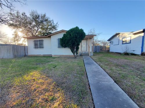 1041 Whitaker Dr, Corpus Christi, TX, 78412-3510 | Card Image