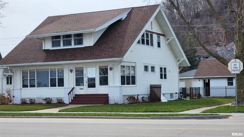 606 N Riverview St, Bellevue, IA, 52031-1146 | Card Image