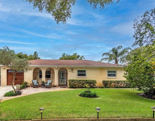 6412 N Woodlynne Ave, TAMPA, FL, 33614-4611 | Card Image