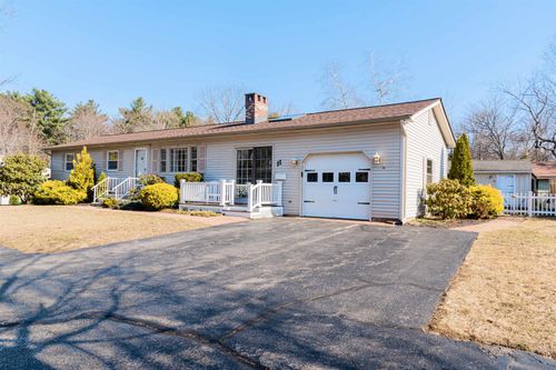 11 Suzanne Dr, Portsmouth, NH, 03801-5910 | Card Image