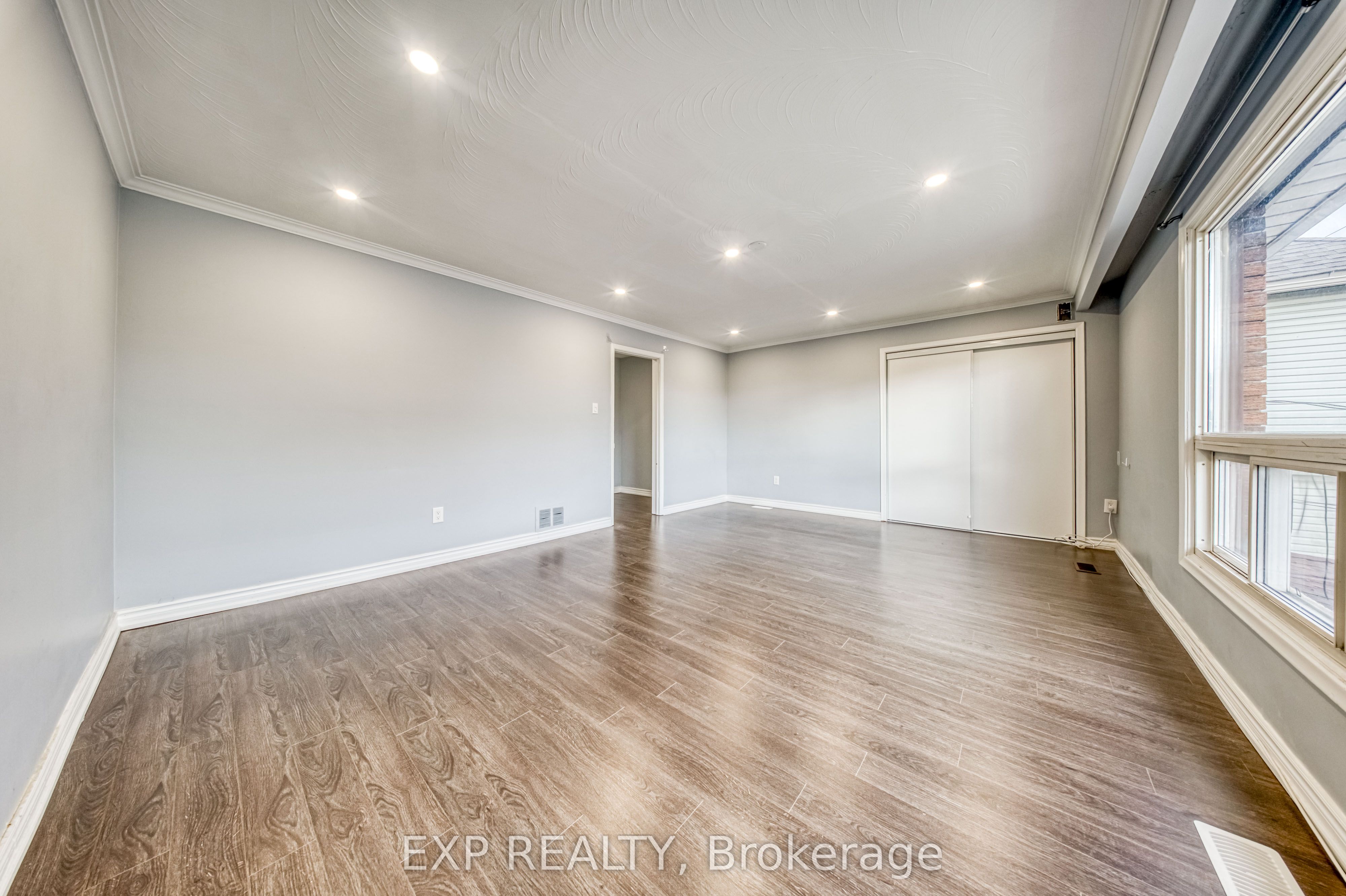 Residential Lease in Toronto E06