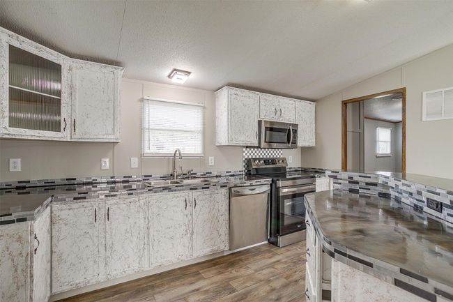 129 Clay Ct, House other with 3 bedrooms, 2 bathrooms and null parking in Springtown TX | Image 19