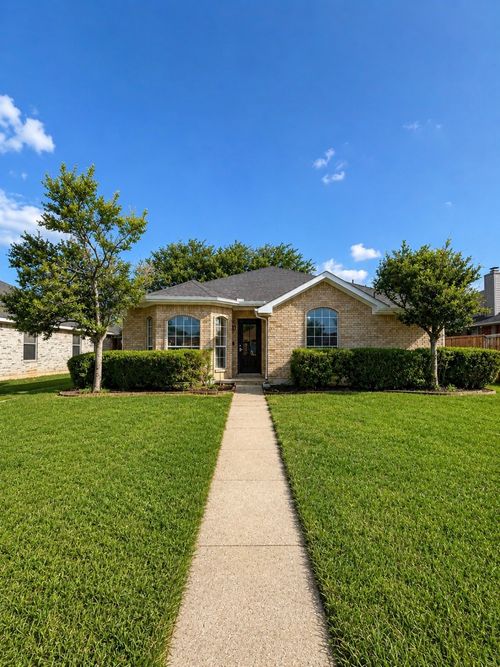 706 Crenshaw Dr, Cedar Hill, TX, 75104-4232 | Card Image