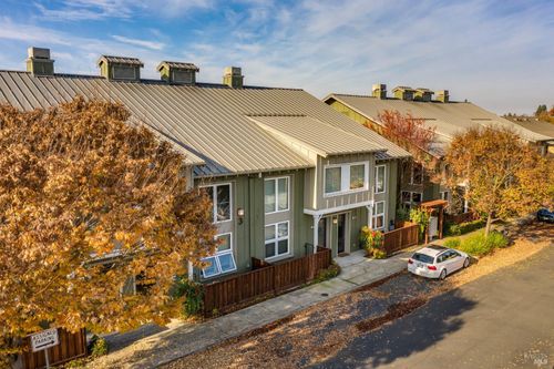 7034 Santero Way, Cotati, CA, 94931-4517 | Card Image
