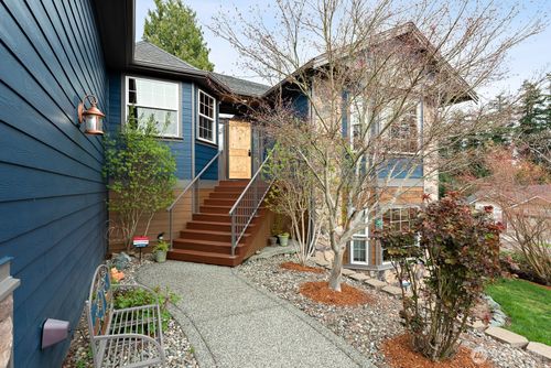 1140 Matterhorn Loop, Camano Island, WA, 98282-8370 | Card Image