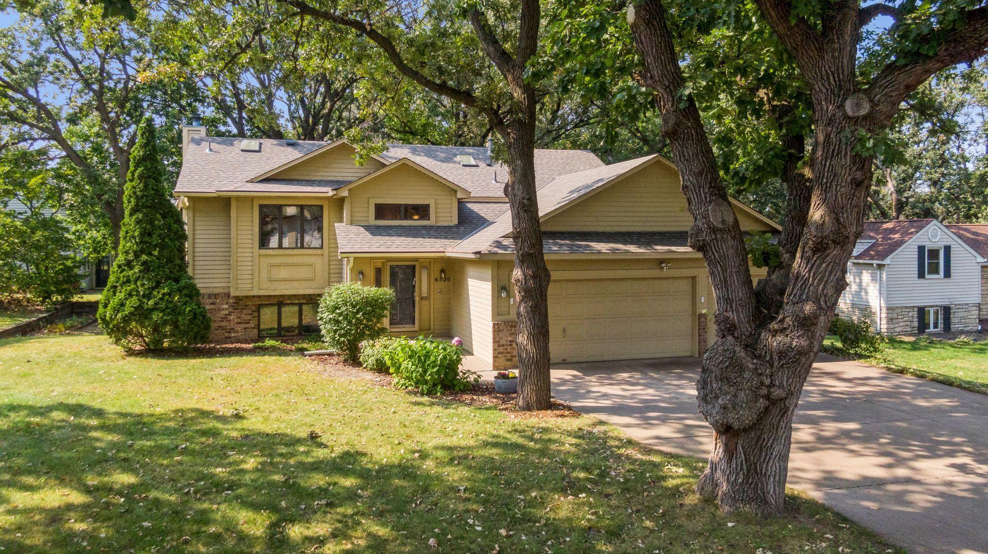 Lucia Ln, Minneapolis, MN 55432