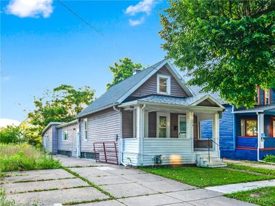 378 Gold Street, House other with 3 bedrooms, 1 bathrooms and null parking in Buffalo NY | Image 2