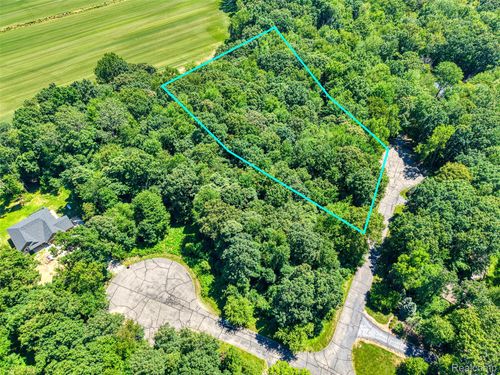 5663 Iosco Mountain Rd, Gregory, MI, 48137-9489 | Card Image