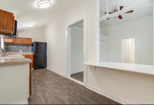 4-3430 S Flores, San Antonio, TX, 78204 | Card Image