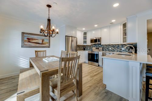 337-40 Folly Field Rd, Hilton Head Island, SC, 29928-6801 | Card Image