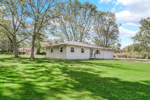 85 E Ballard Dr, Chesterton, IN, 46304-3506 | Card Image