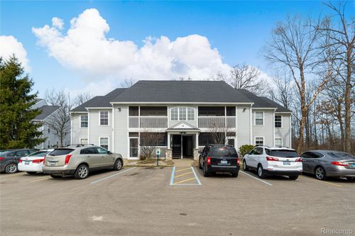 12271 Saint Andrews Way, Fenton, MI, 48430-8880 | Card Image
