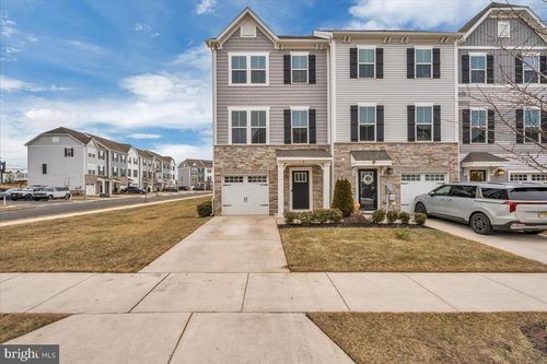 2 Kohlmyer Dr, PENNSAUKEN, NJ, 08110-1246 | Card Image