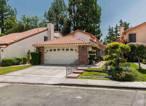 4186 Pinewood Lake Dr, Bakersfield, CA, 93309-9318 | Card Image